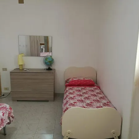 Casa Tabu, A 2 Passi Dal Mare In Semesterbostad