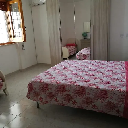 Casa Tabu, A 2 Passi Dal Mare In Сasa de vacaciones